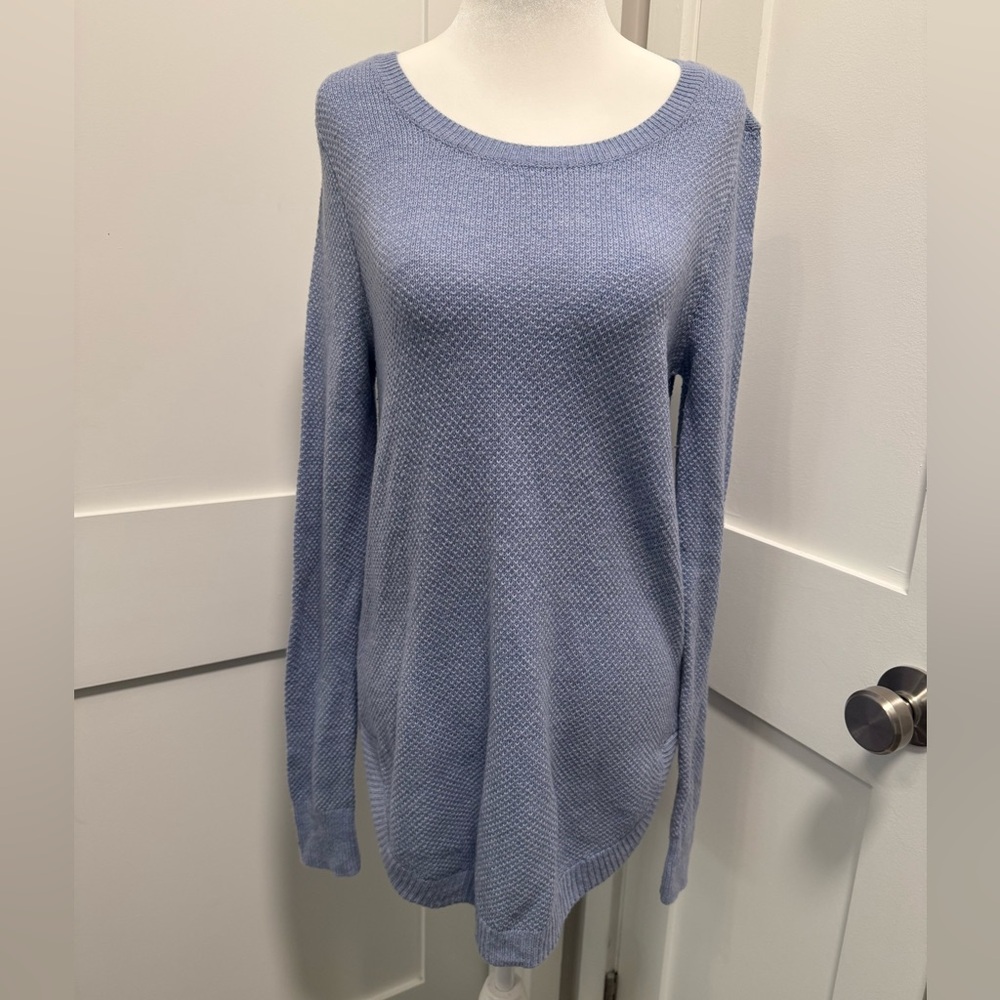 GAP Women's Soft Blue Crew Neck Sweater